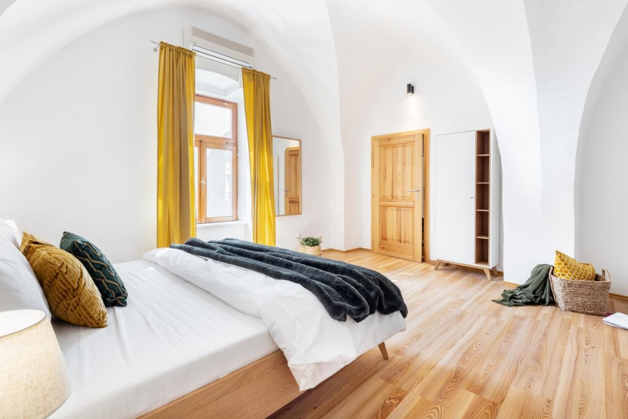 Wine & Bike City Tower Apartments Znojmo Eksteriør bilde